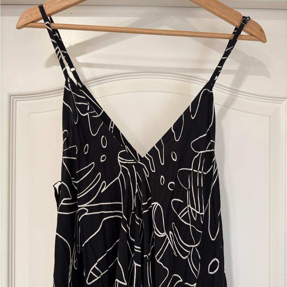 Modern and chic black and white flowy romper